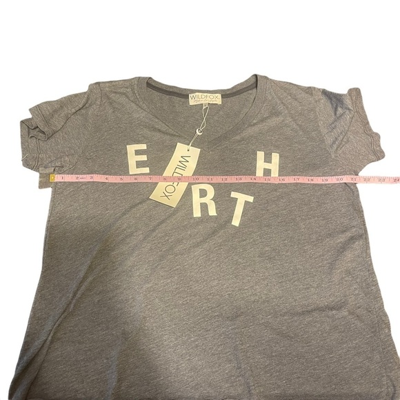 Wildfox Dark Gray V-Neck "EARTH" T-Shirt Women's Small NWT - Picture 4 of 7